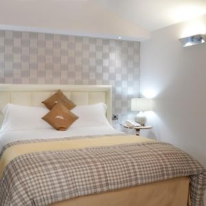 Camera standard con letto king size